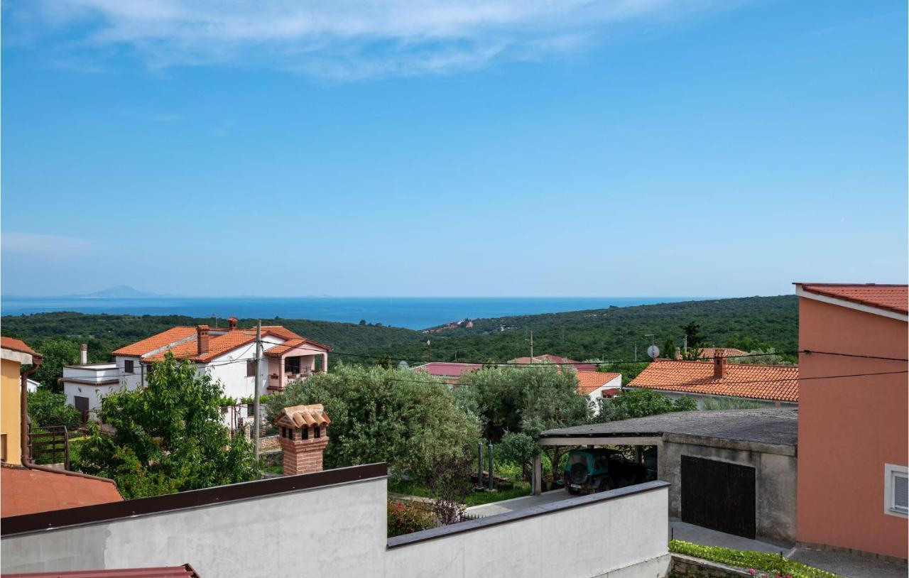 1 Bedroom Amazing Apartment In Peruški מראה חיצוני תמונה